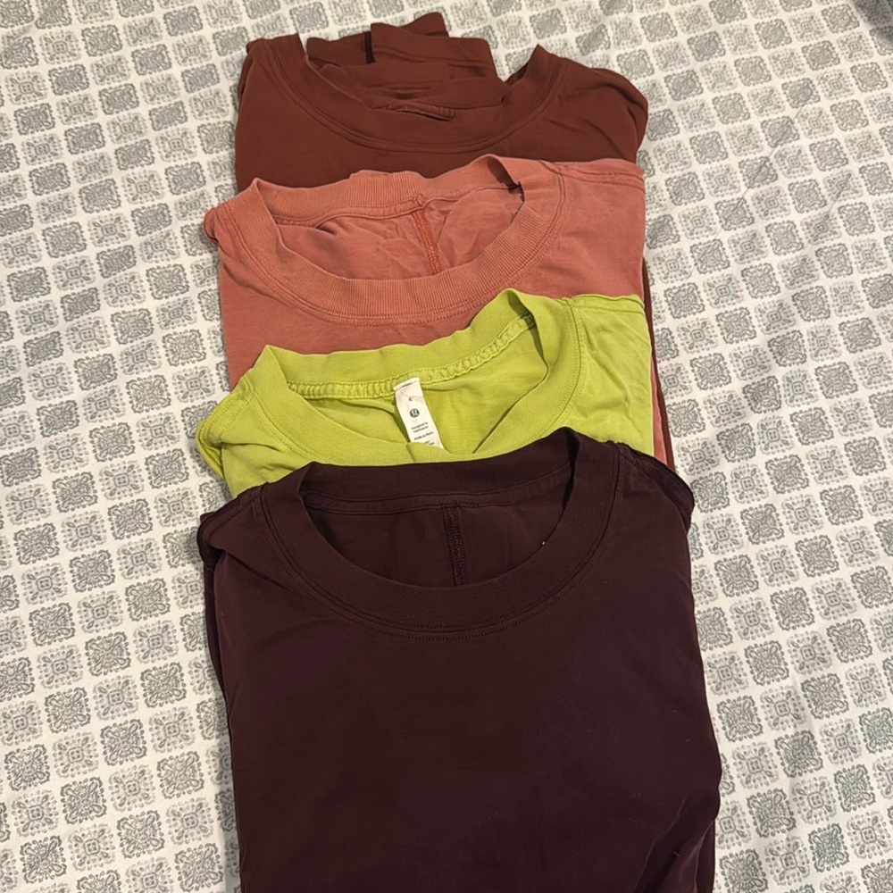 LOT lululemon tshirts